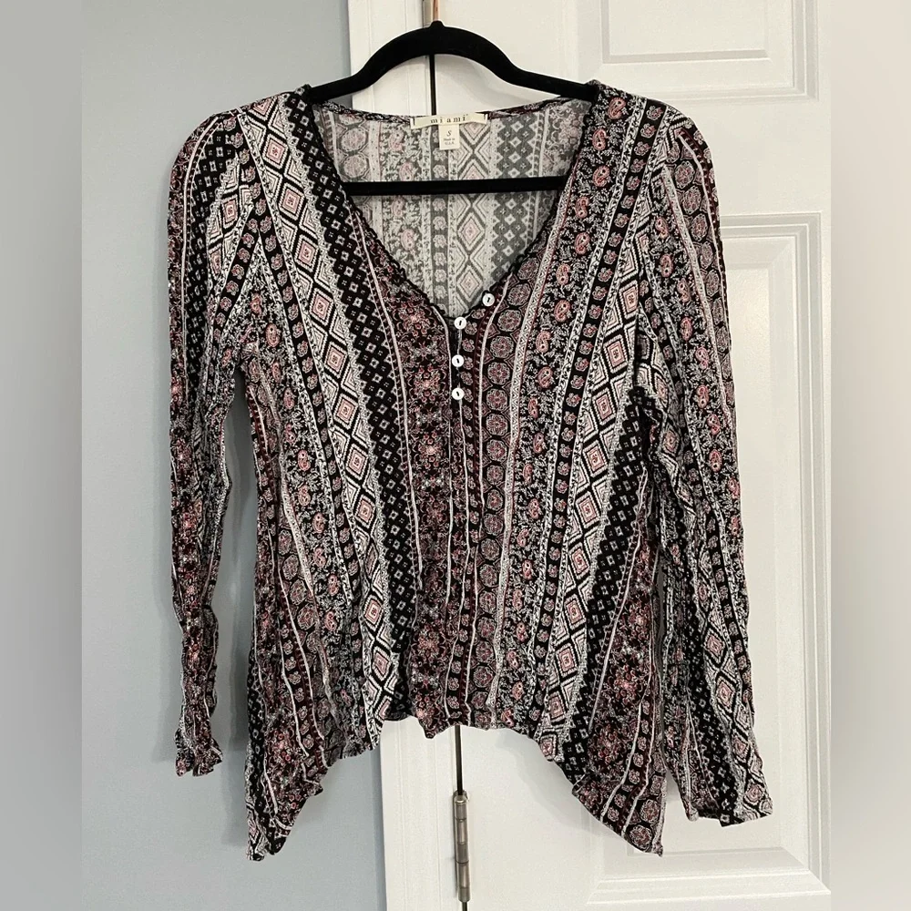 Geometric Blouse - Picture 1 of 2